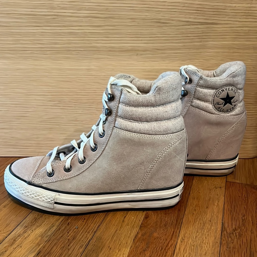 Converse chuck taylor all stars pink wedge high tops. Size 9